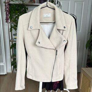 Z Supply Beige Women's Jacket. Size Small. PTP: 16”. Excellent condition.